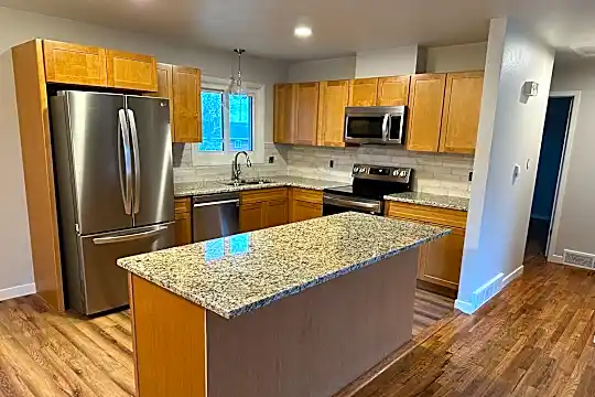 6117 Kevin Ave Photo 1