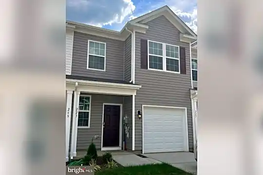 125 Memorial Dr Photo 1