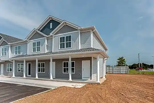 332 Coral Sea Way #B Photo 2