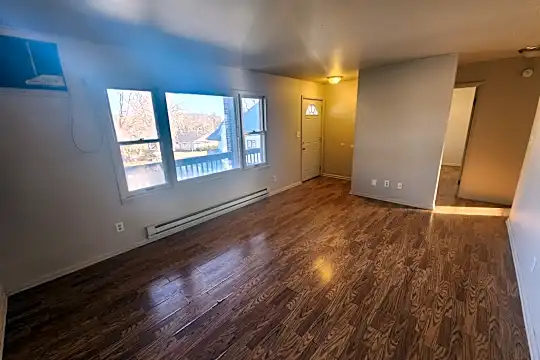 802 Bryan Ave Photo 2