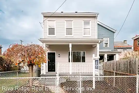 4923 Butler Street Photo 1