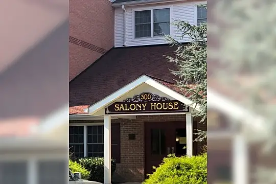 Salony House Senior Apartments Photo 1