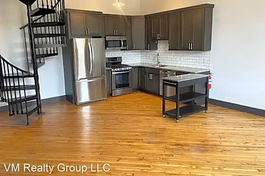 1250 Simon Boulevard Photo 2