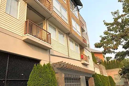 Revo 225 Apartments Photo 1