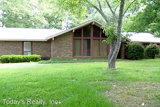 706 Hundred Oaks Dr Photo 1