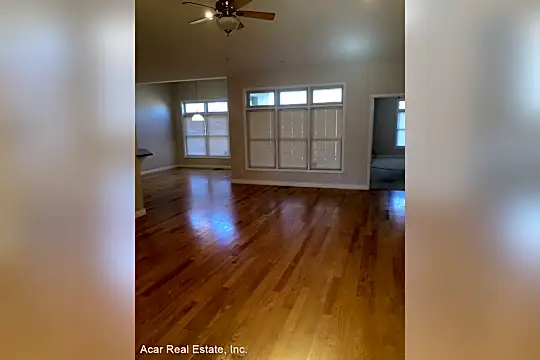 12151 Fairway Cir Photo 2
