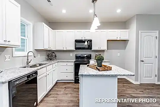 158 Sandpiper Street Photo 1