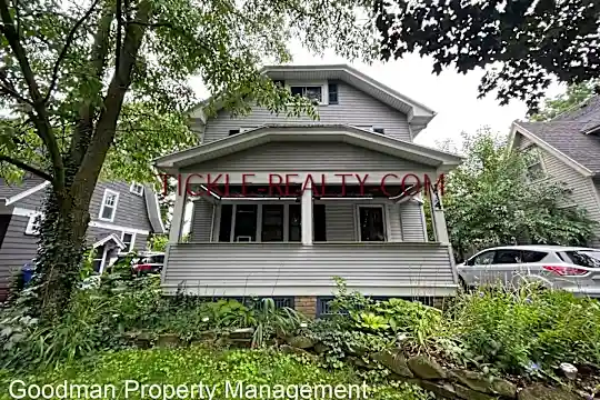 114 Amsterdam Rd Photo 1