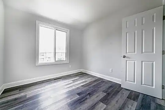 147 Royalty Cir Photo 2