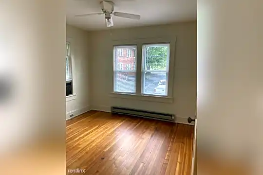 301 W G St Photo 2