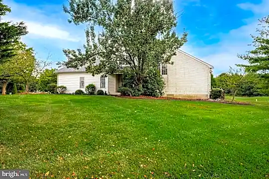 140 Doral Dr Photo 2