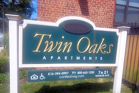 Twin Oaks Apartments Photo 2