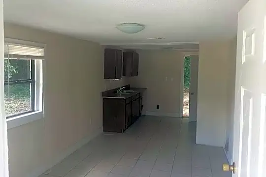 10 Lenox Ct Photo 2
