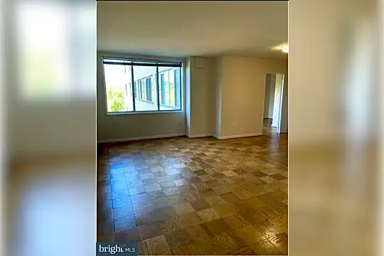 6641 Wakefield Dr #505 Photo 2
