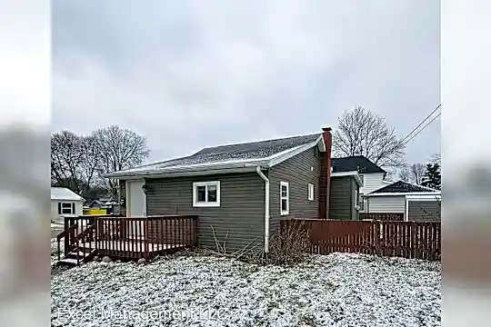 502 E Lawrence St Photo 1