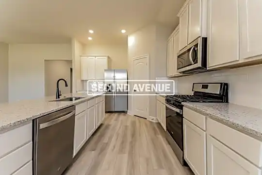 912 Jackel Drive Photo 2