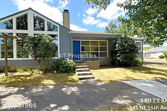 Beautiful Duplex in NE Photo 1