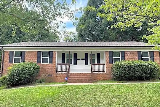3623 Driftwood Dr Photo 1