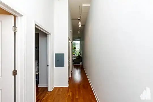 4131 W Belmont Ave Photo 2
