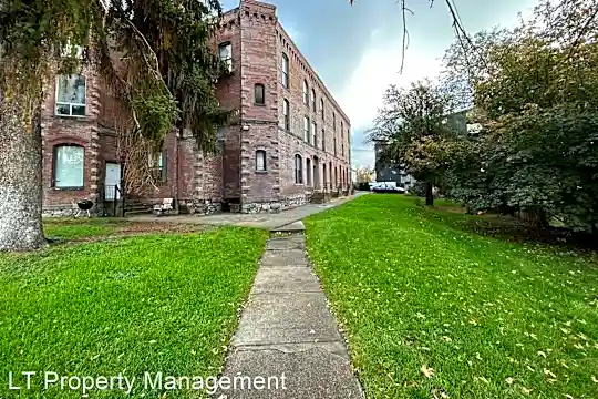 1412 N Post St Photo 1