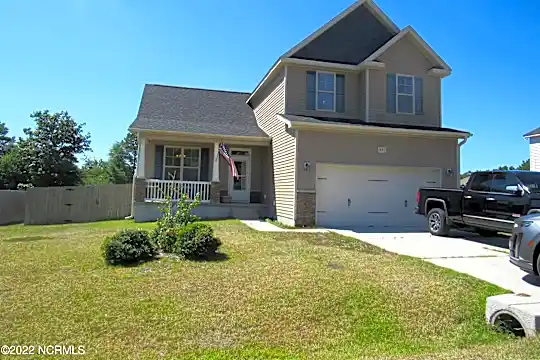 421 Peppermint Dr Photo 1