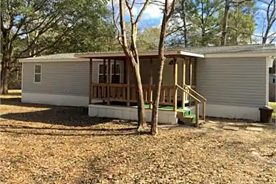 31 Andrew Ln Photo 1