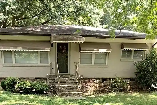 81 Hill St SE Photo 2