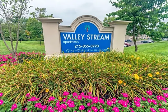 Valley Stream Apartments Photo 1