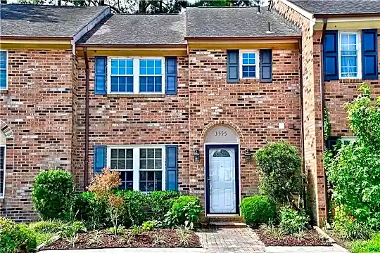 3555 Sir Wilfred Pl Photo 2
