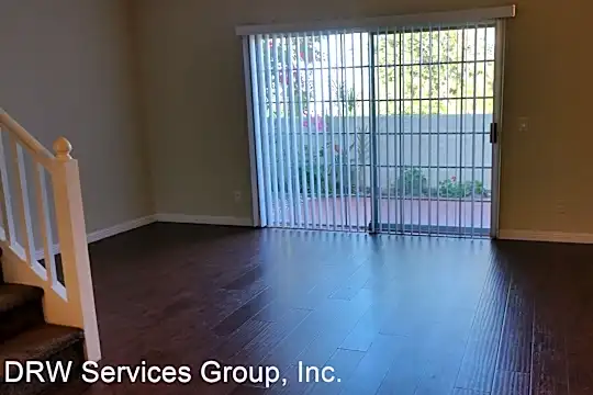 764 Eastshore Terrace Photo 2