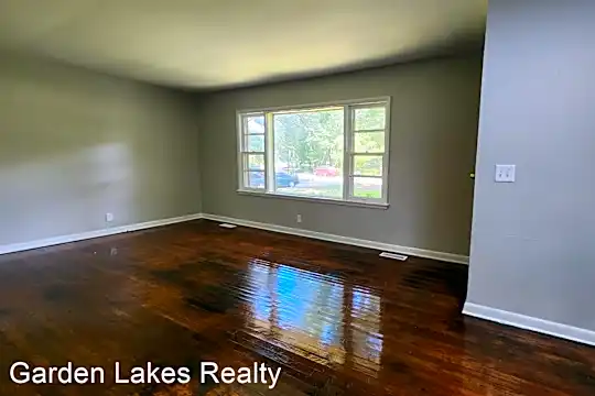 17 Elliott Cir NW Photo 2