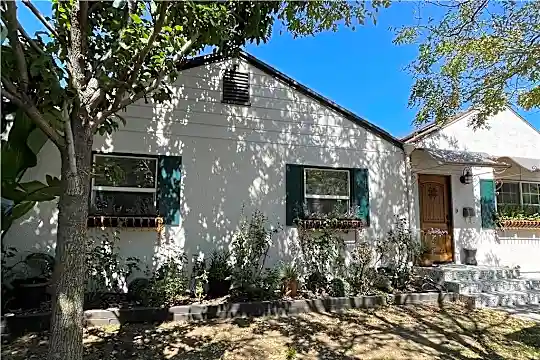 825 Delaware Rd #FRONT Photo 2
