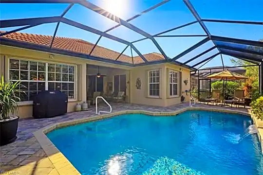 16208 Parque Ln Photo 1