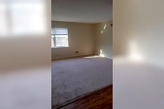 4216 N Church Way Photo 2