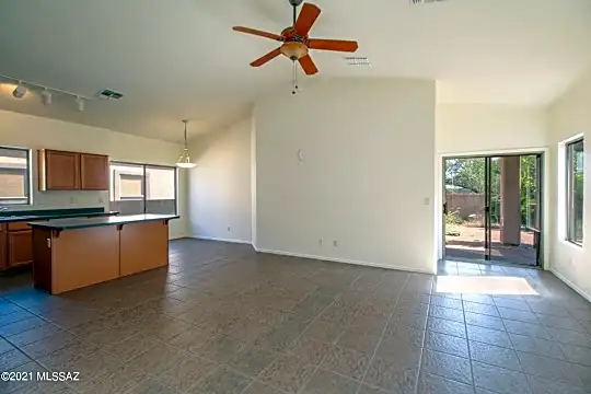 15051 S Theodore Roosevelt Way Photo 2