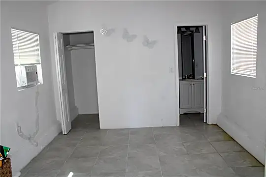 6946 4th Ave N Photo 2
