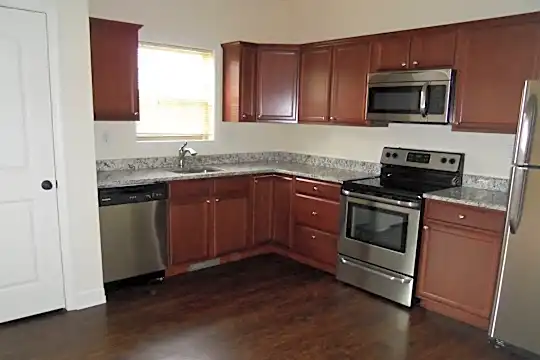 1725 Tower St #112 Photo 2