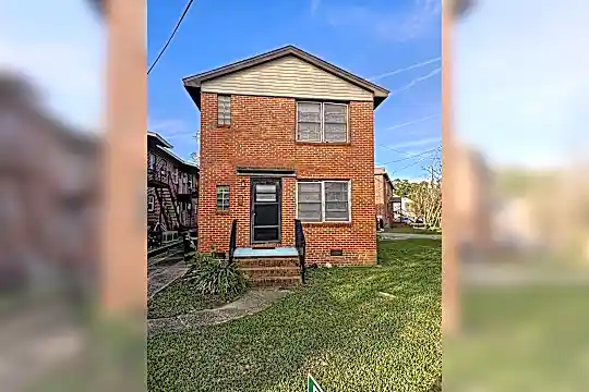 538 E College Ave Photo 1