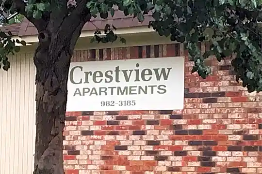 Crestview Apartments Photo 2