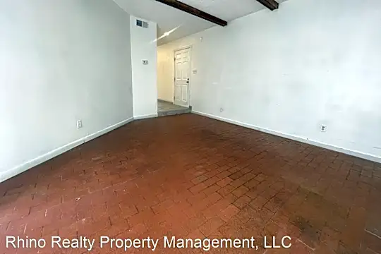 7510 Pennsylvania Ln NE Photo 2