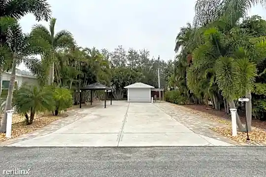 5551 Luckett Rd Photo 2