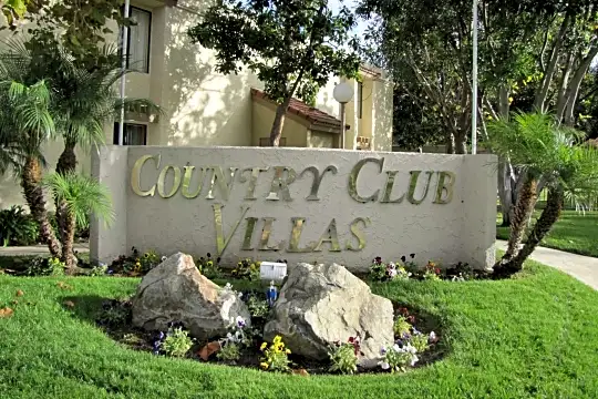 Country Club Villas Photo 1