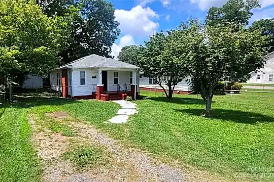 4517 Willard St Photo 2