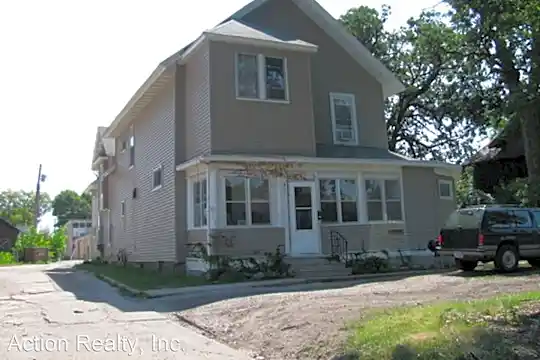 217 S 12th St Photo 1