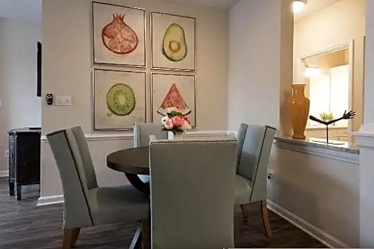 100 Spring Meadow Dr Photo 2