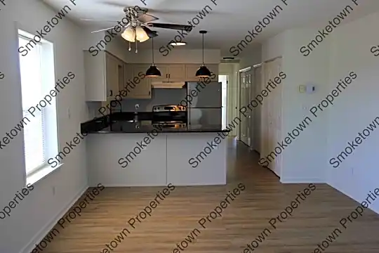 120 Parkway Blvd Photo 2