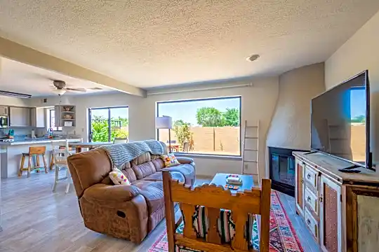 9235 Osuna Pl NE Photo 1