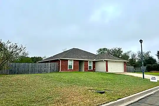 2044 Comal St Photo 2