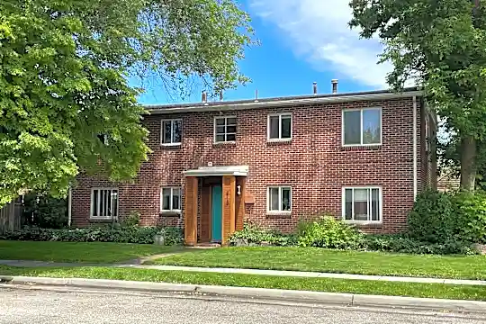 413 Herbert Ave S Photo 2