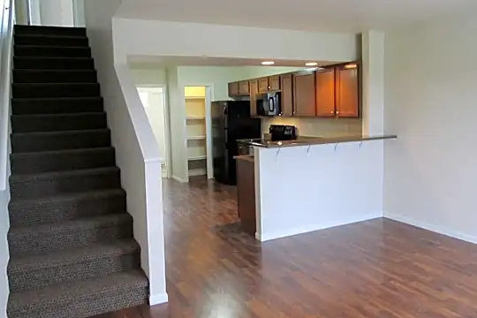 R&T Townhomes Photo 2